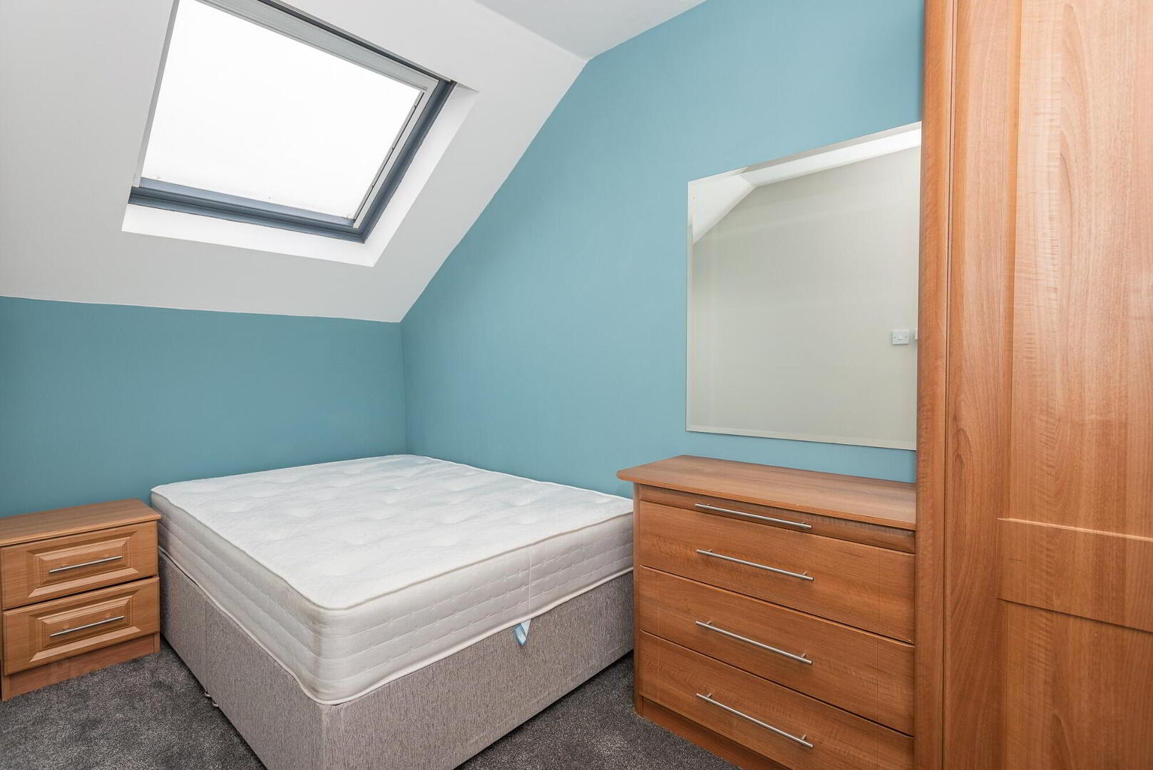 Apt 8, 85 Eglantine Avenue 6 of 8