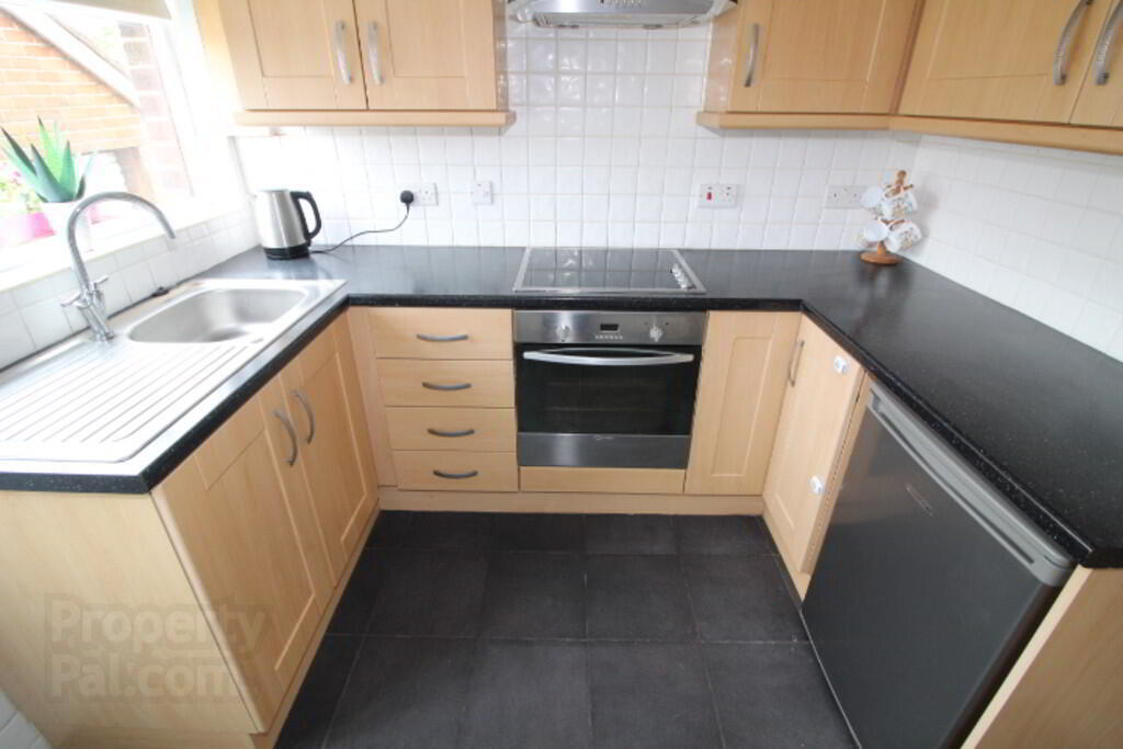 35 St. Annes Crescent 6 of 14