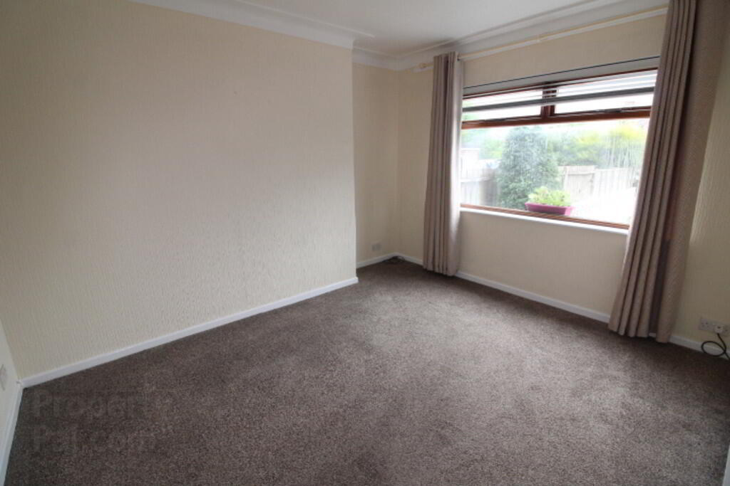 35 St. Annes Crescent 5 of 14
