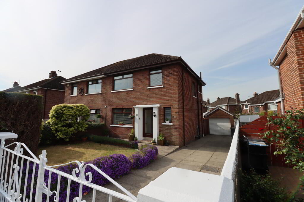 35 St. Annes Crescent 1 of 14