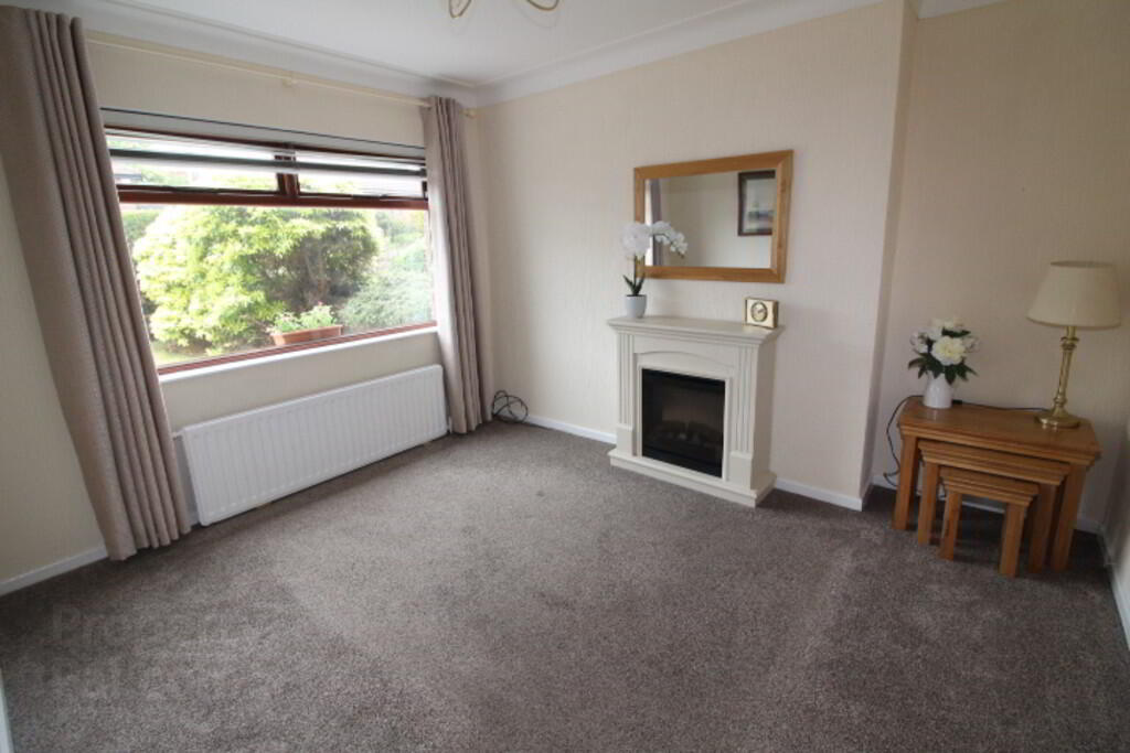 35 St. Annes Crescent 3 of 14