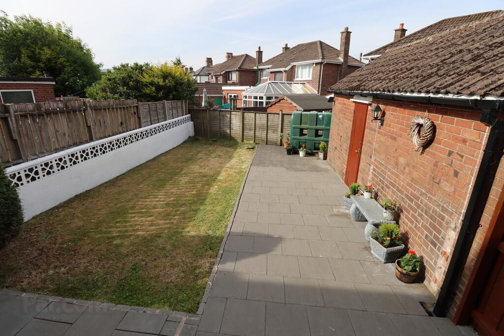 35 St. Annes Crescent 14 of 14
