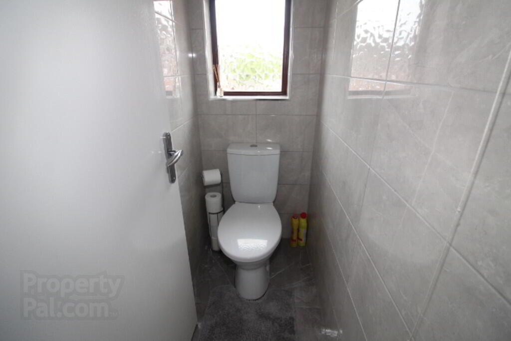 35 St. Annes Crescent 13 of 14