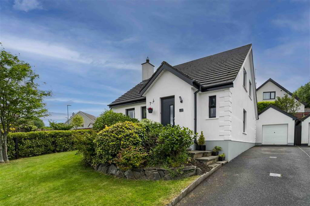 17 Hawthorn Hill 1 of 25
