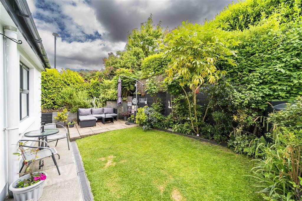 17 Hawthorn Hill 22 of 25
