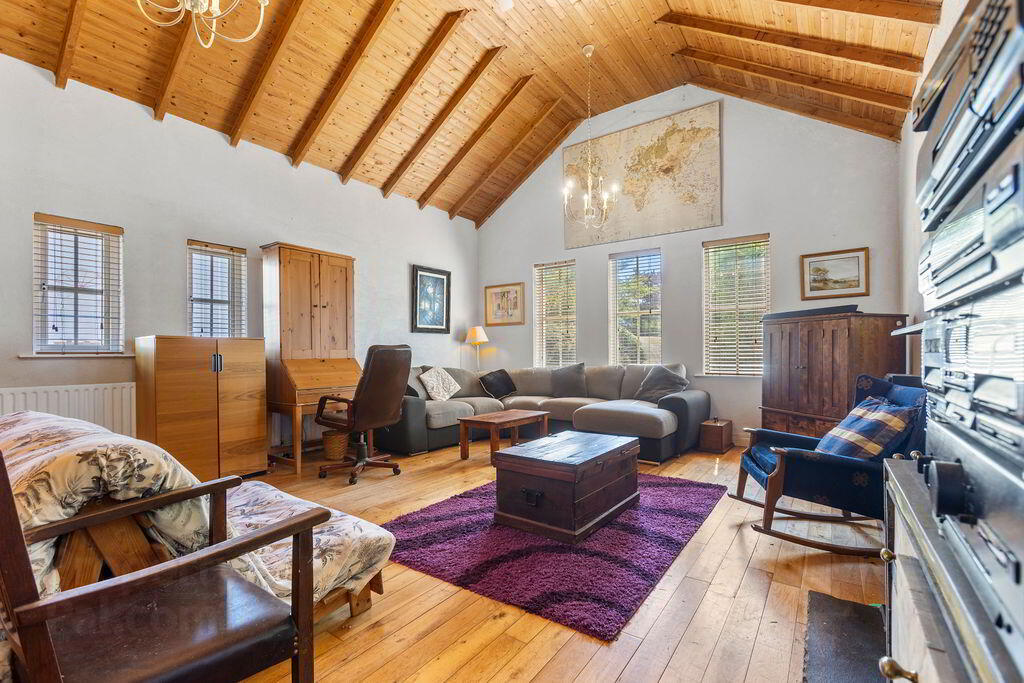 Eala Lodge, 48 Glebe Road 36 of 39