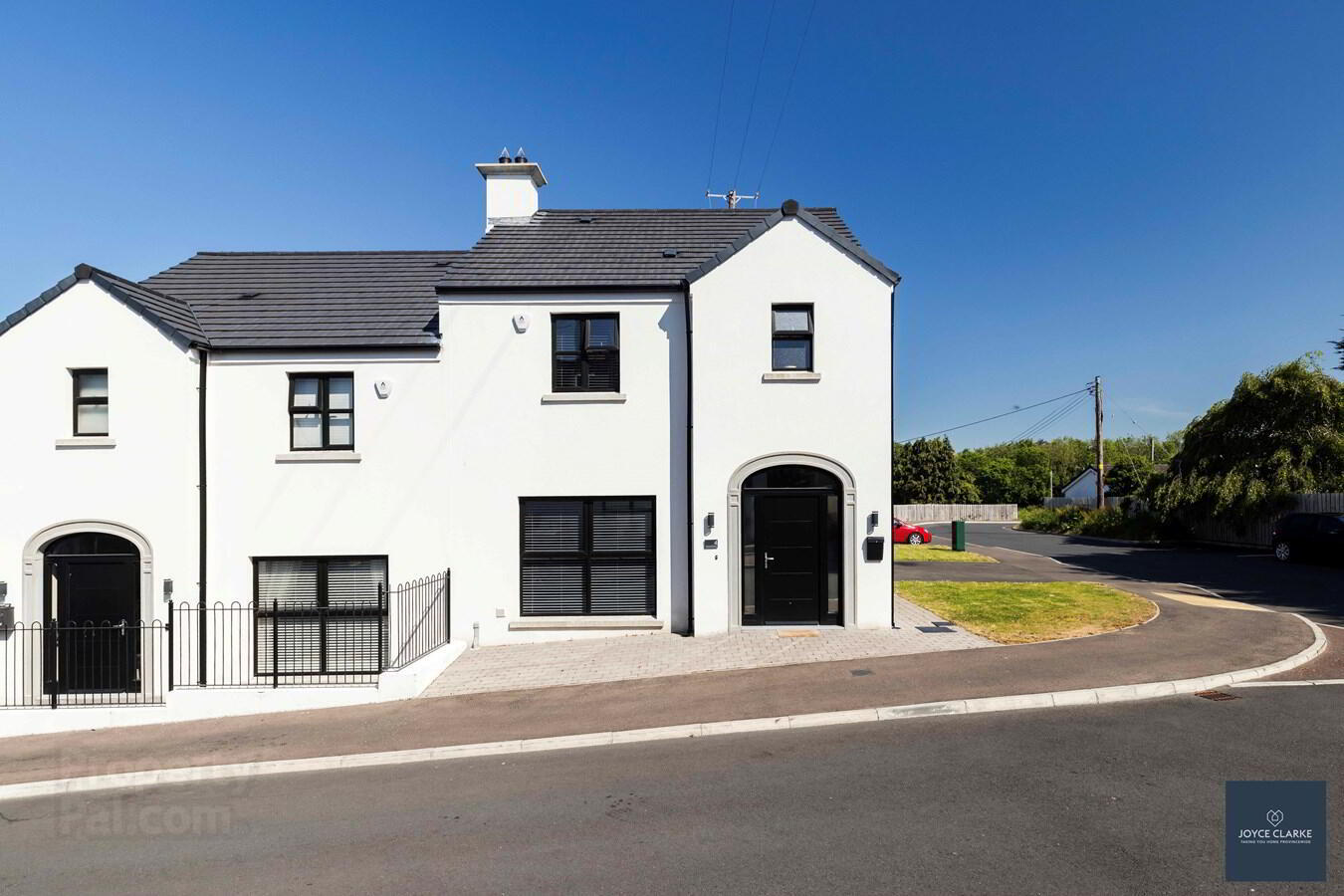 4 Broomhill Manor 1 of 48