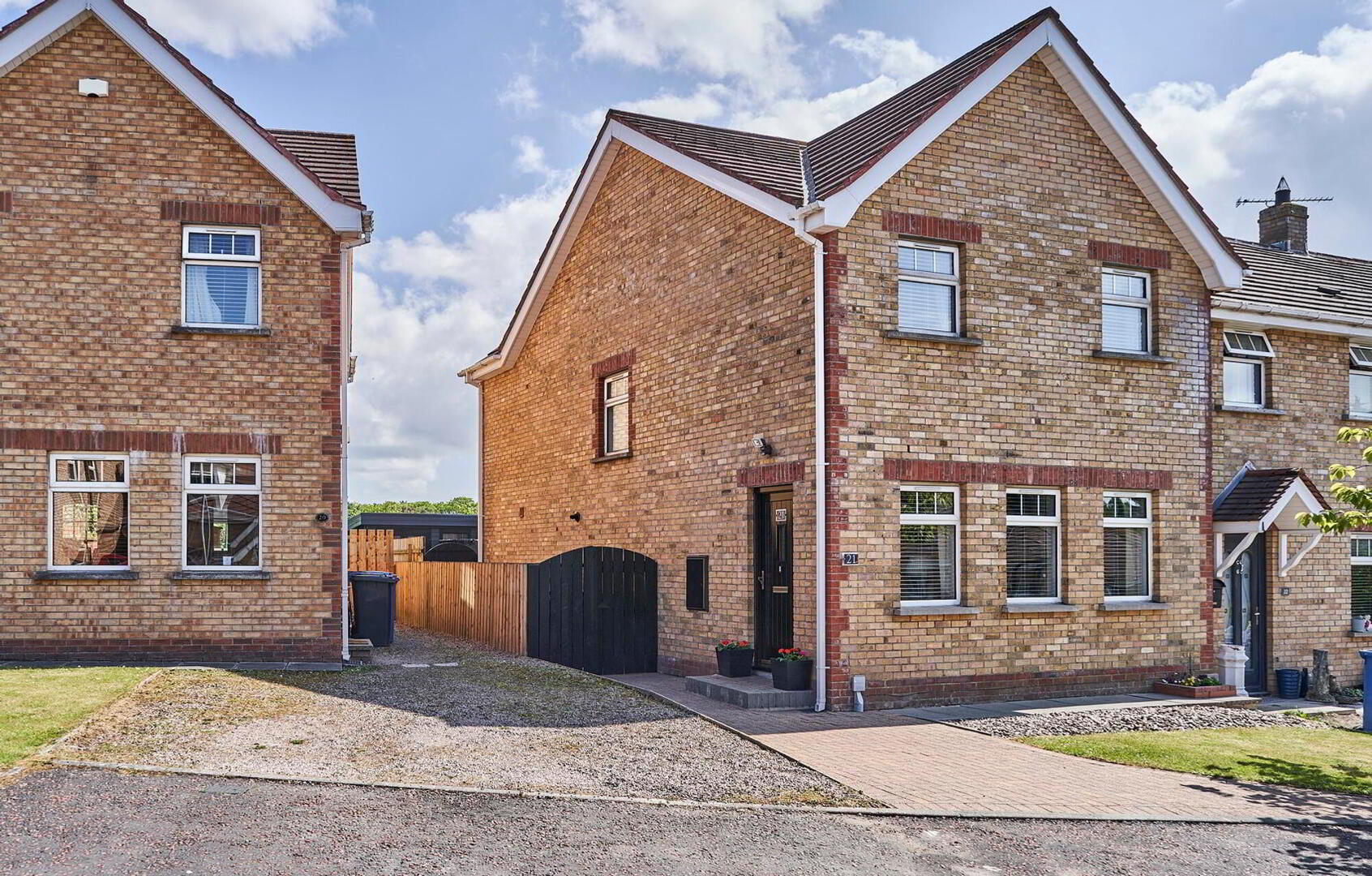 21 Viceroys Wood 1 of 27