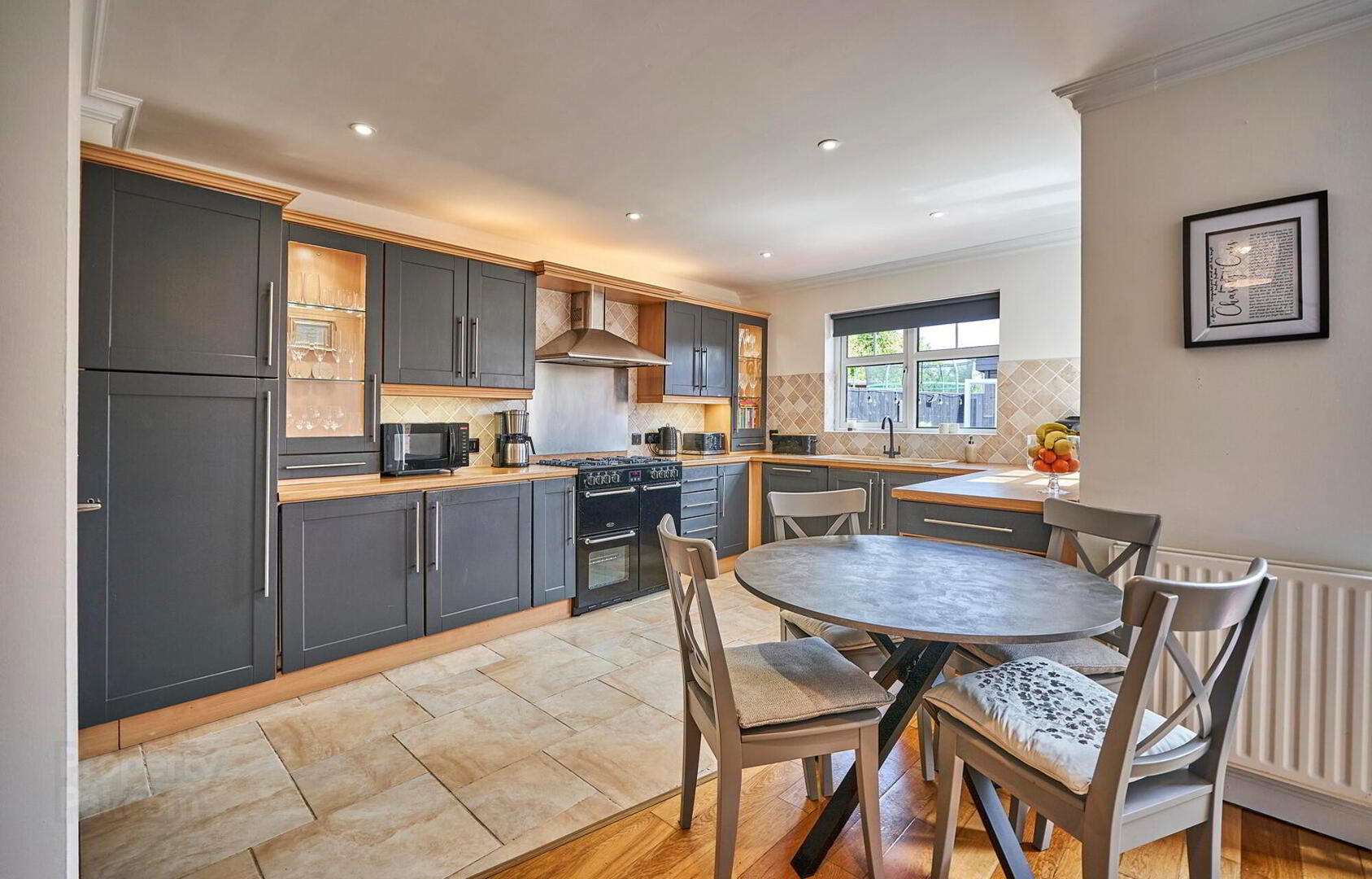 21 Viceroys Wood 9 of 27