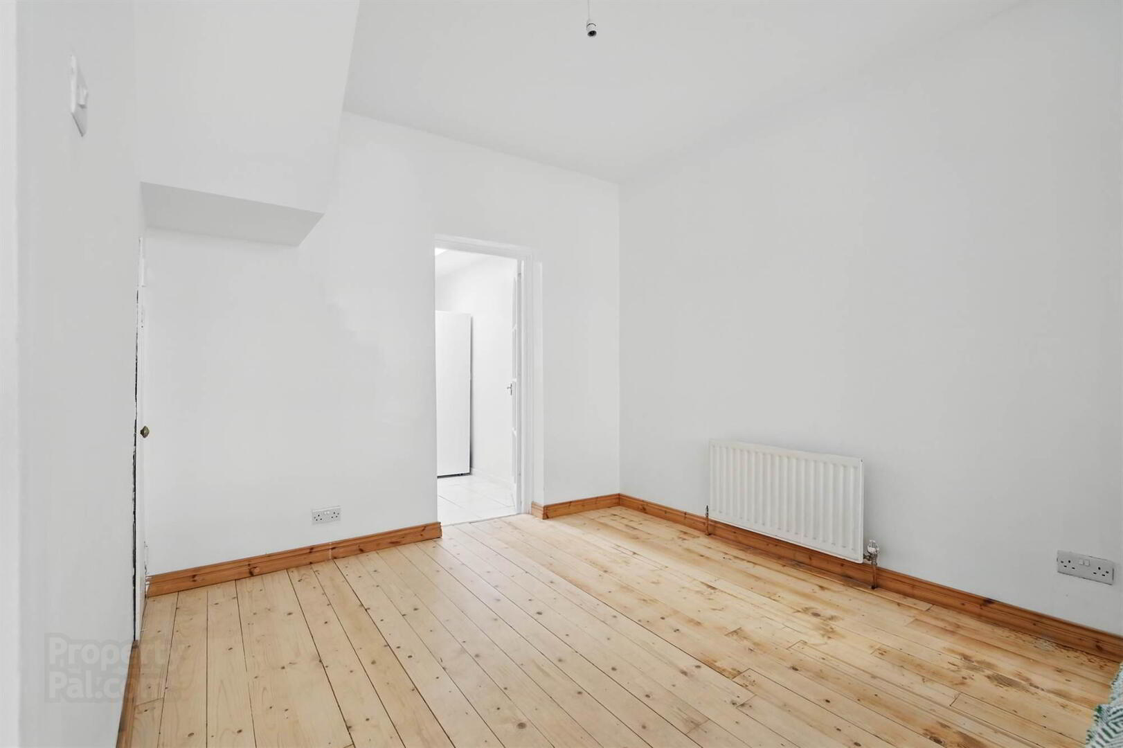 8 Derlett Street 6 of 15