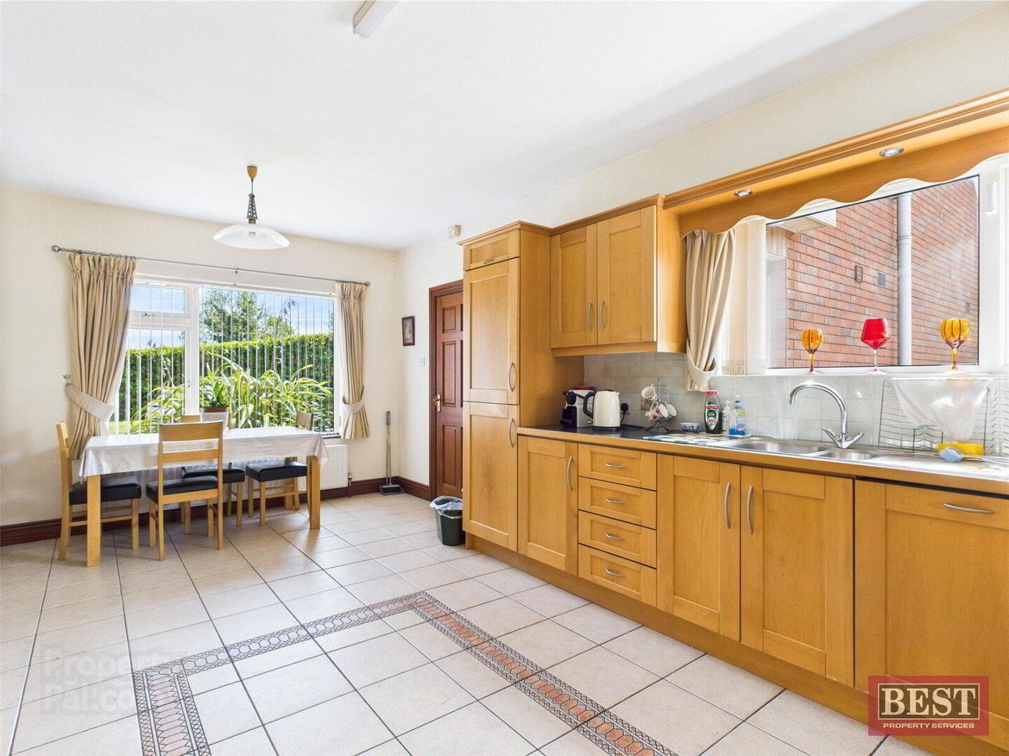 15 Martins Lane 8 of 24