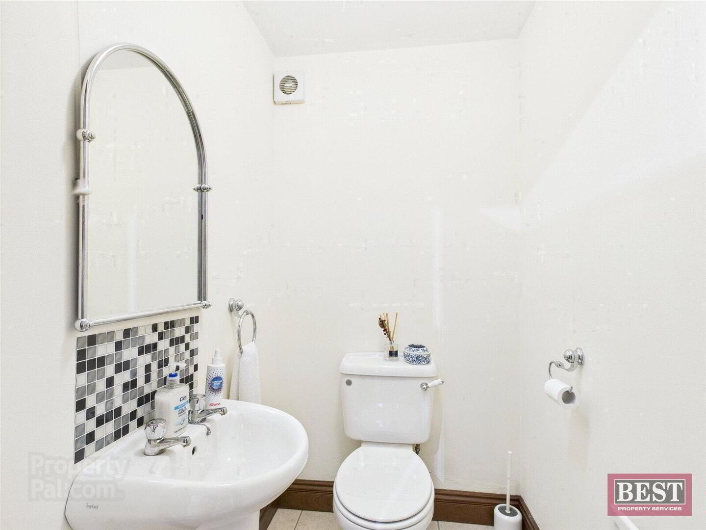 15 Martins Lane 17 of 24