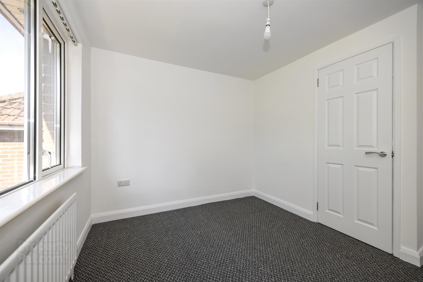 17 Gortin Park 18 of 34