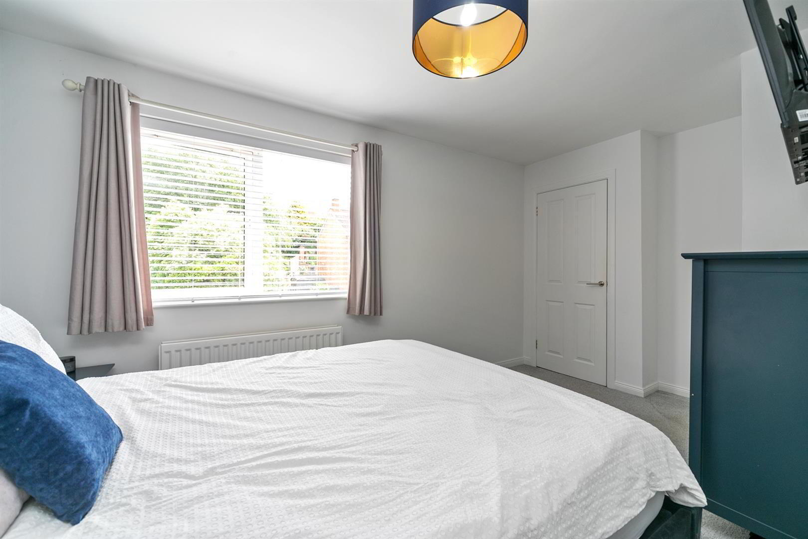 1a Knockmount Gardens 21 of 33