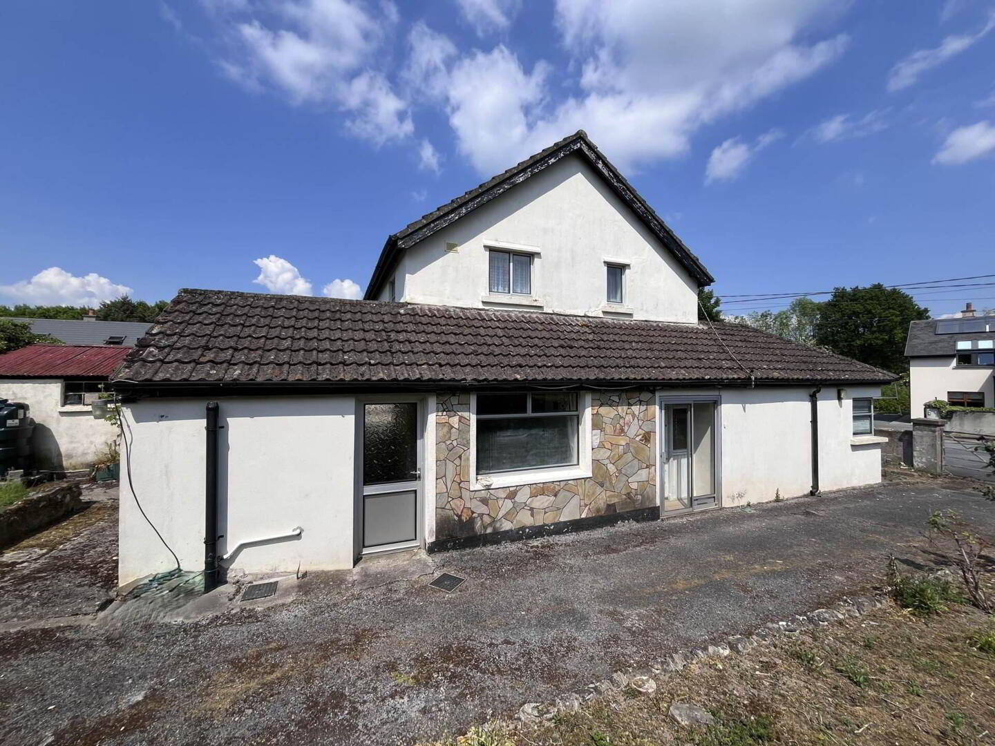 32 Rockfield 2 of 15