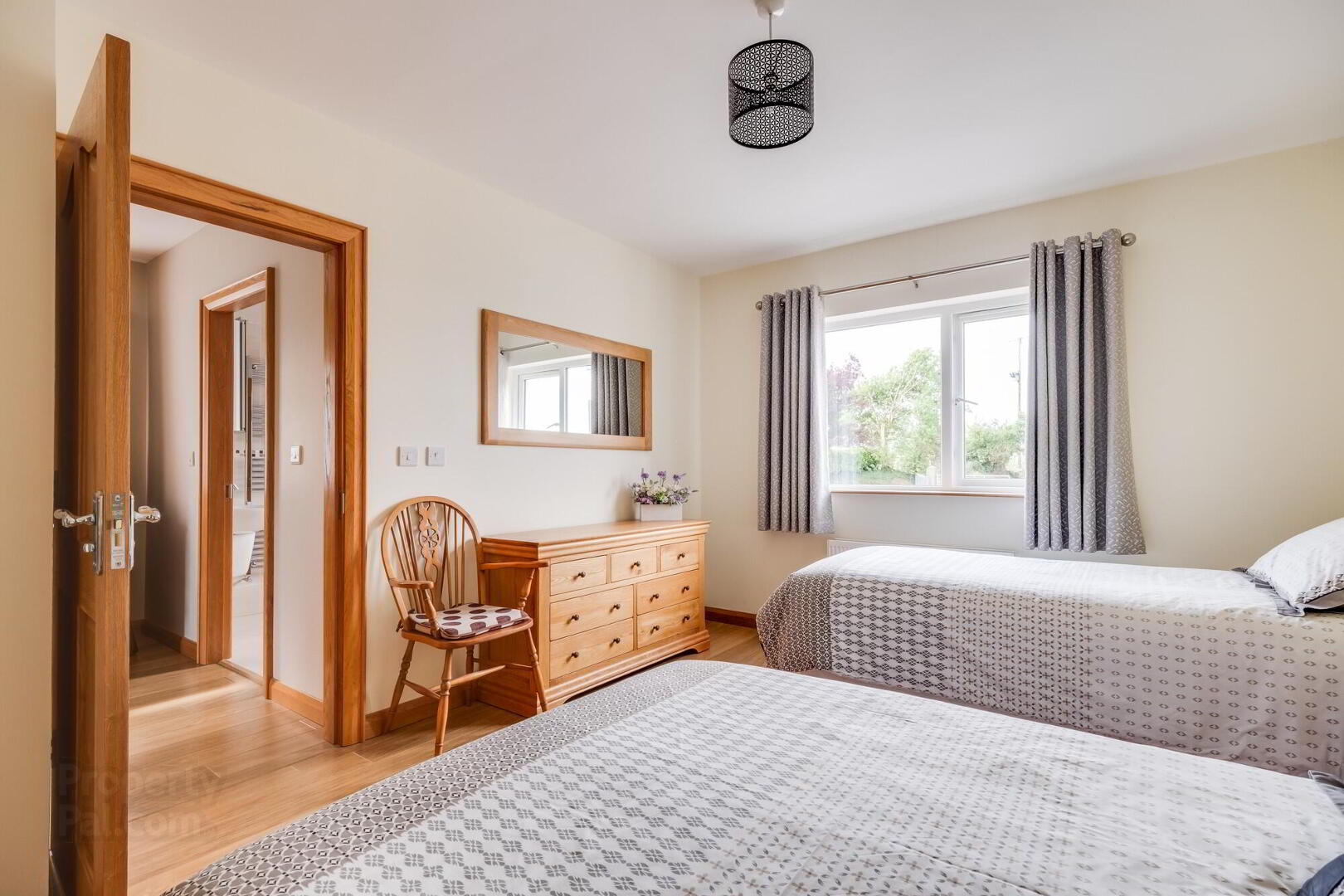 51 Greenhill Road 27 of 47
