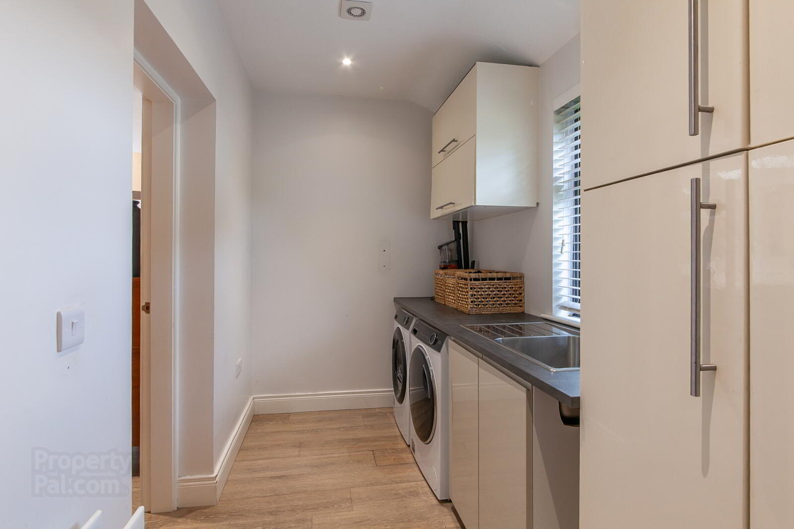 175 Sandown Road 30 of 54