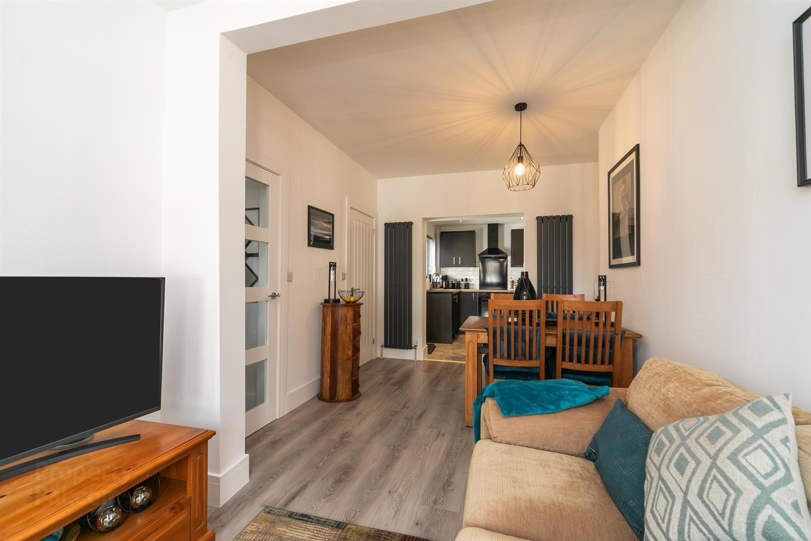 83 Ravenscroft Avenue 7 of 26
