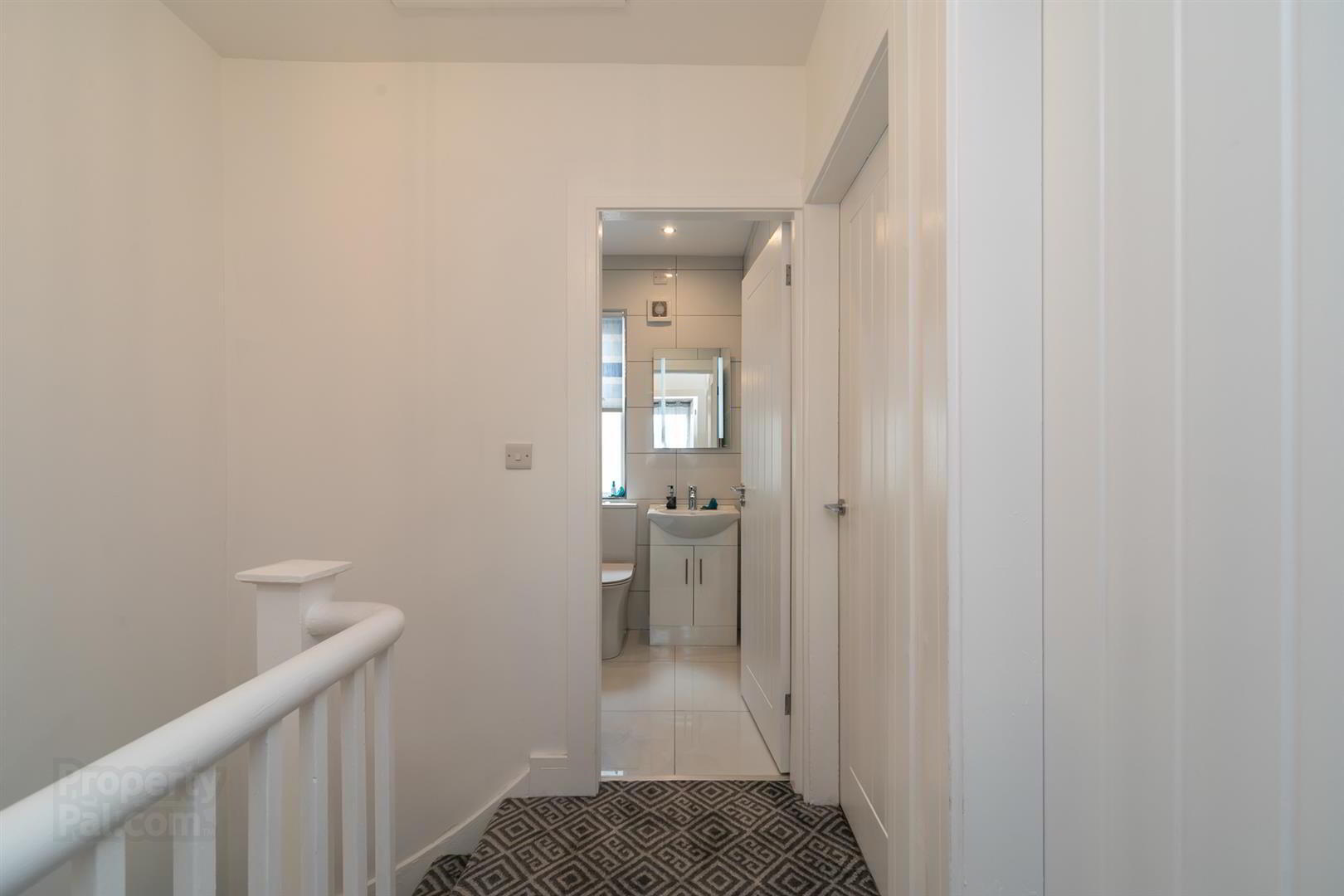 83 Ravenscroft Avenue 13 of 26