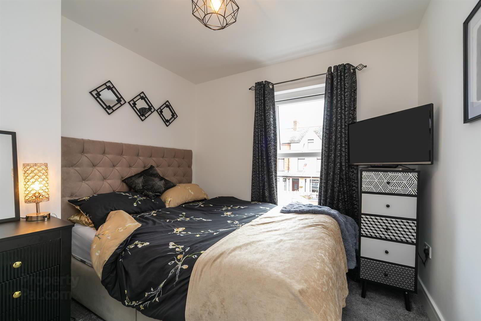 83 Ravenscroft Avenue 14 of 26