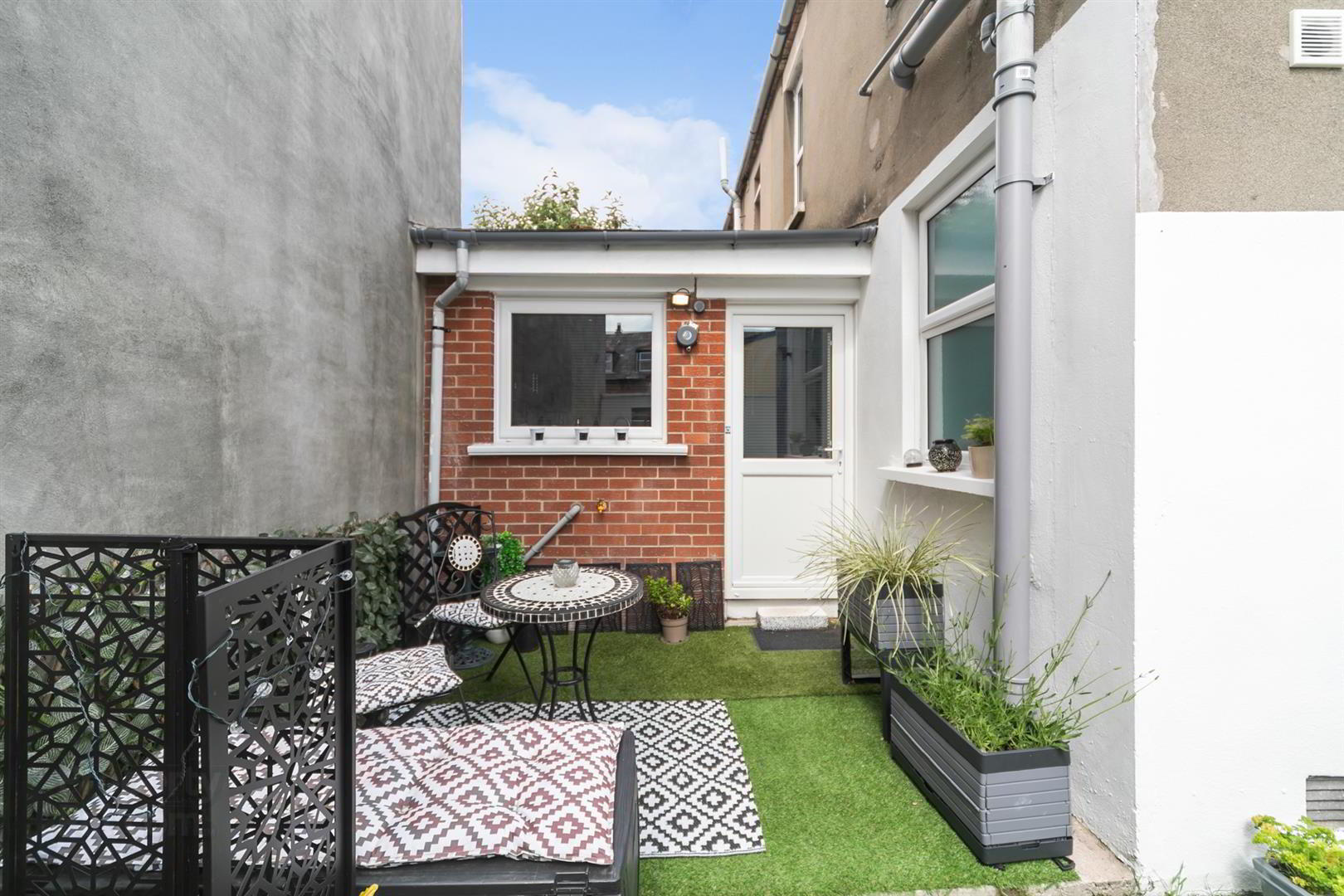 83 Ravenscroft Avenue 22 of 26