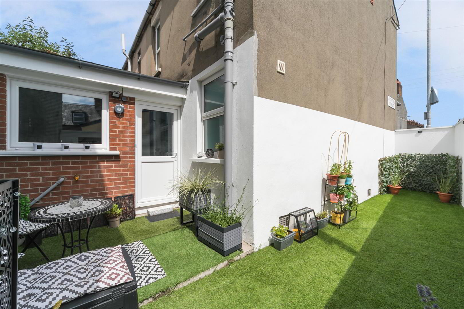 83 Ravenscroft Avenue 21 of 26