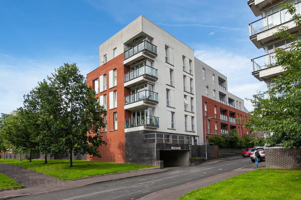 31 The Hull Building, 35 Annadale Crescent 1 of 19