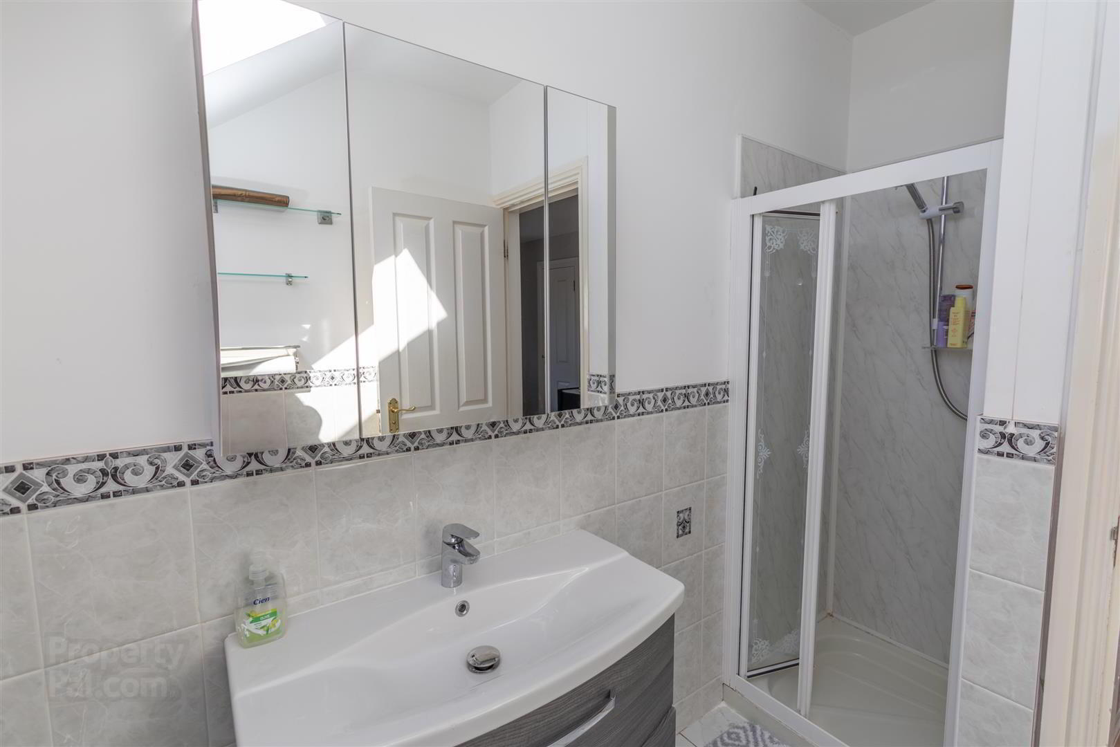 44 Bavan Road 26 of 42