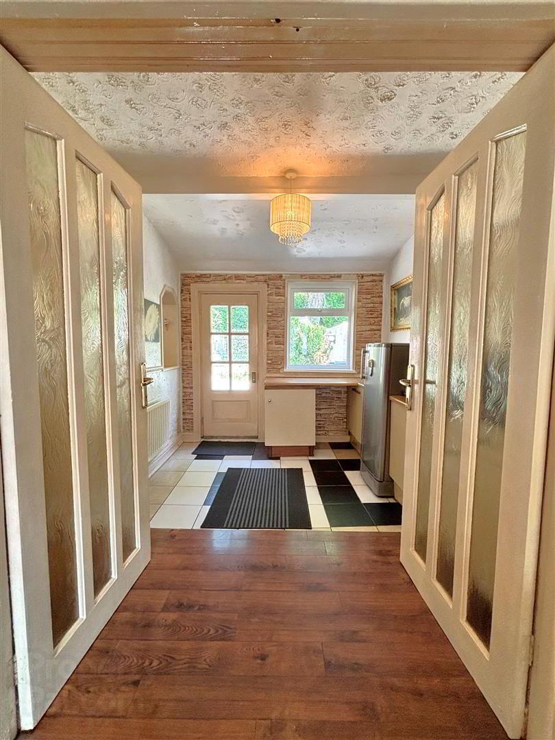 14 Somerton Gardens 11 of 22