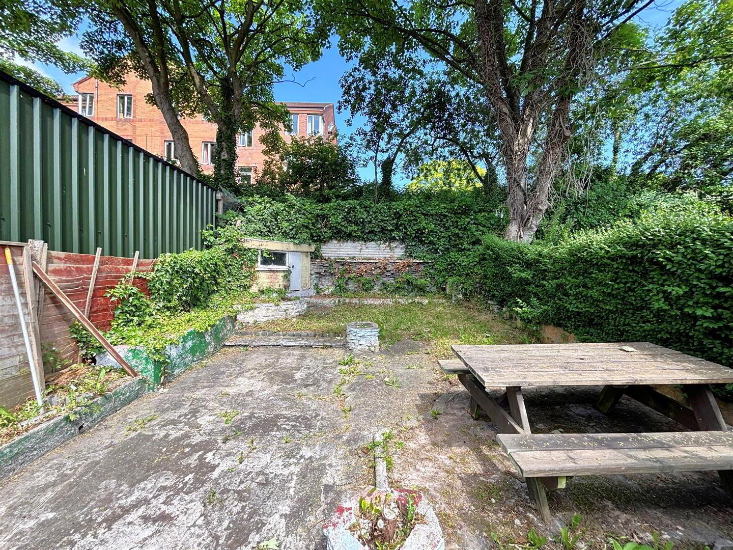 14 Somerton Gardens 22 of 22