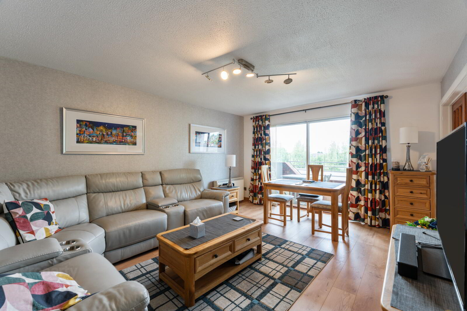 2 St. Helens Court 3 of 16