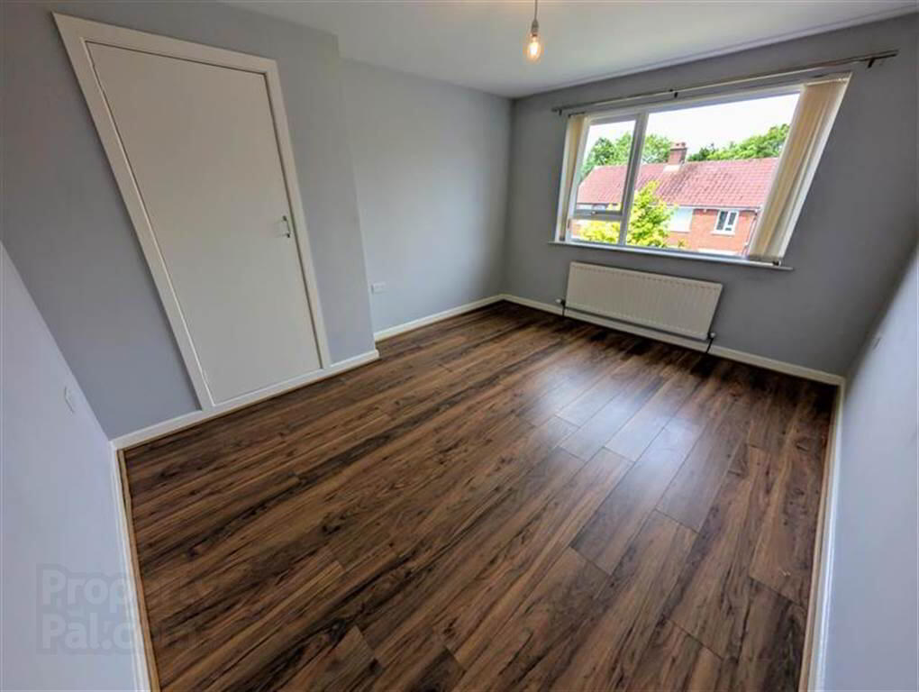 37 Glendale Avenue North 9 of 16