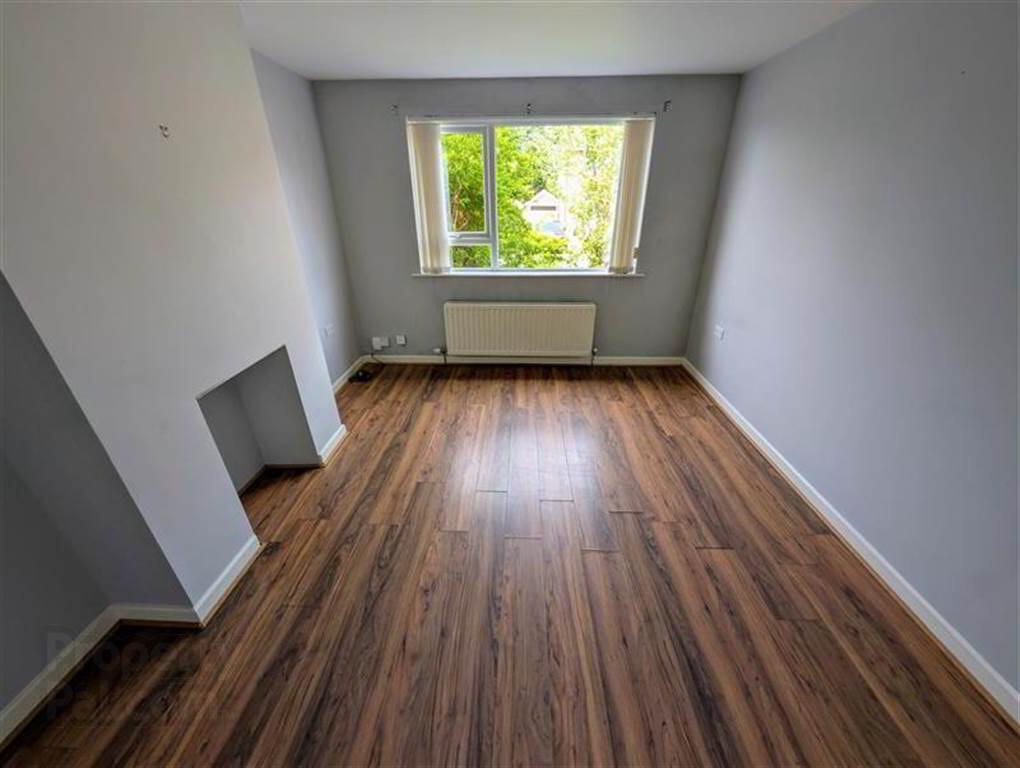 37 Glendale Avenue North 3 of 16