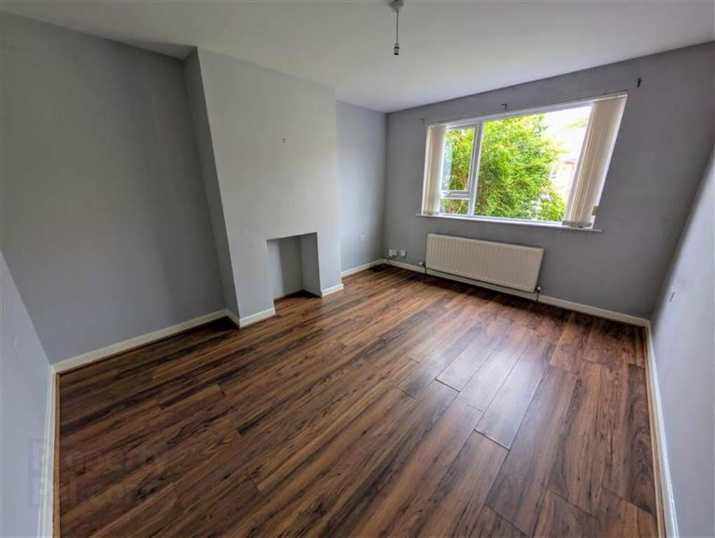 37 Glendale Avenue North 4 of 16
