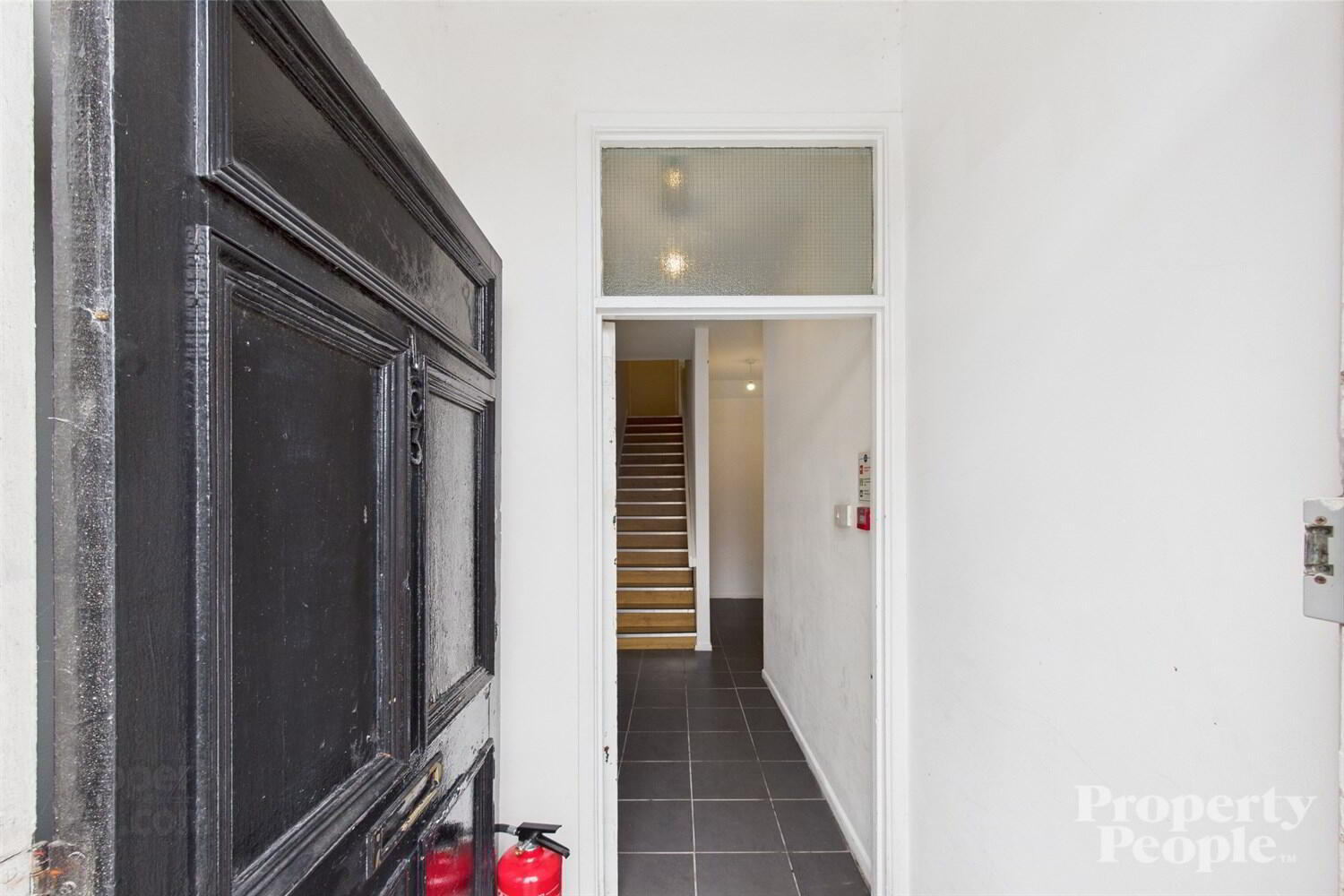 APT 2, 163 Cliftonpark Avenue 2 of 14