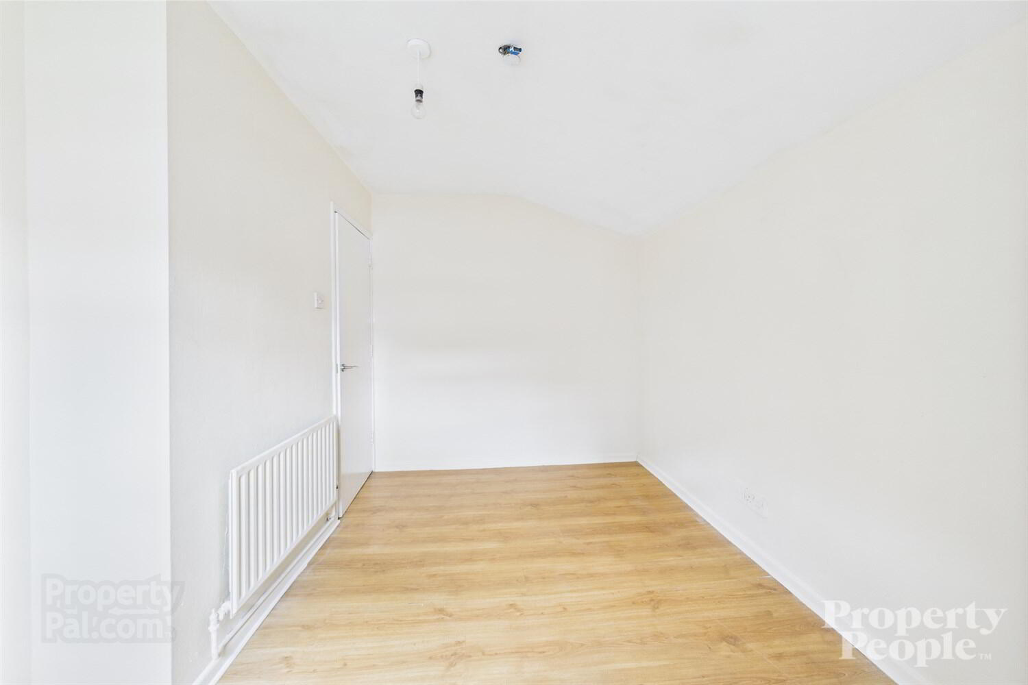 APT 2, 163 Cliftonpark Avenue 10 of 14