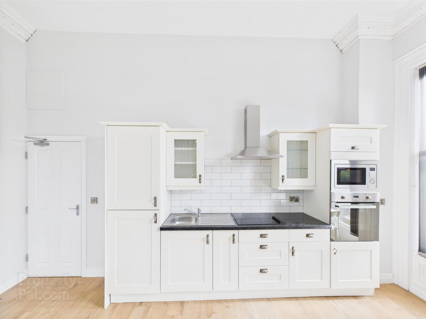 Flat 1b, 6 Randal Park 4 of 8