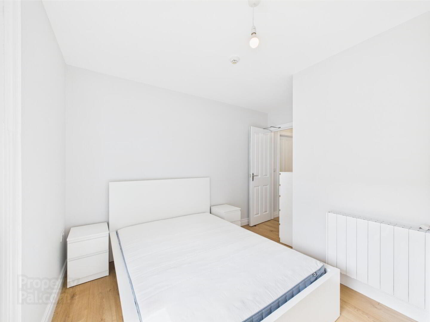 Flat 1b, 6 Randal Park 5 of 8