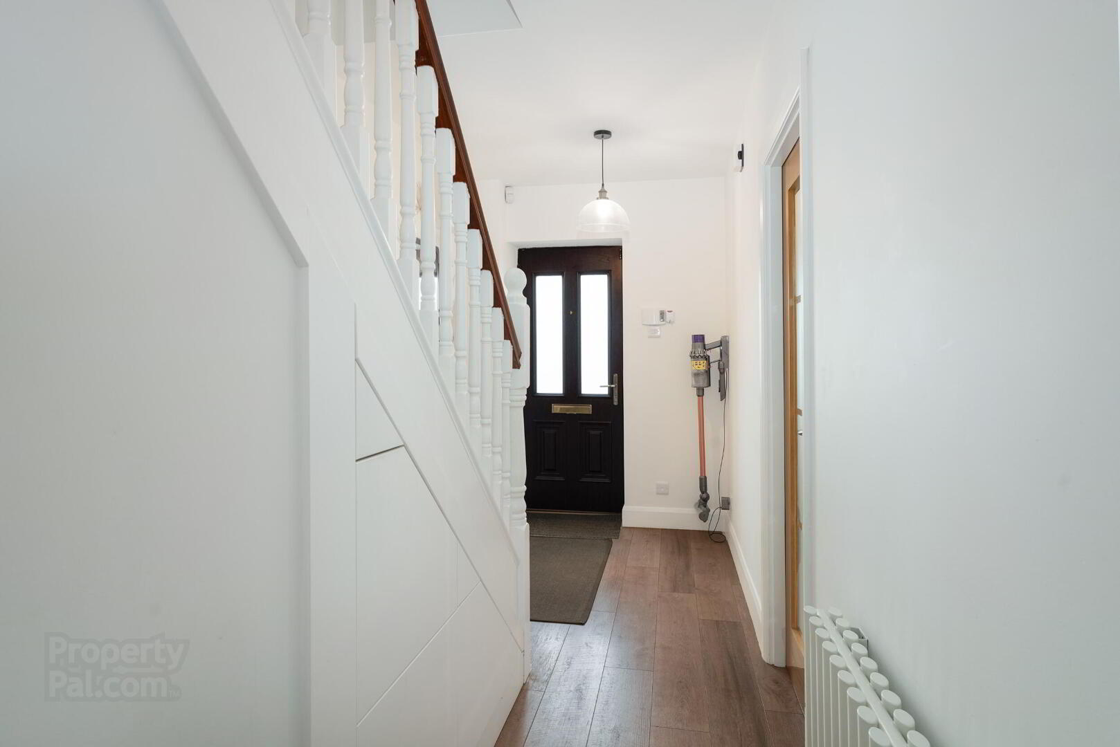 9 Carrigmore Lawns 2 of 28