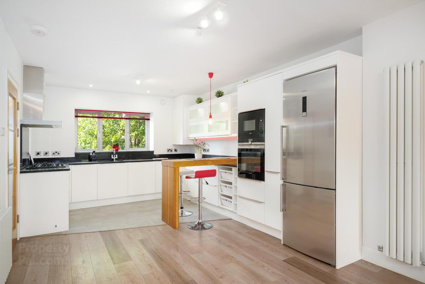9 Carrigmore Lawns 4 of 28