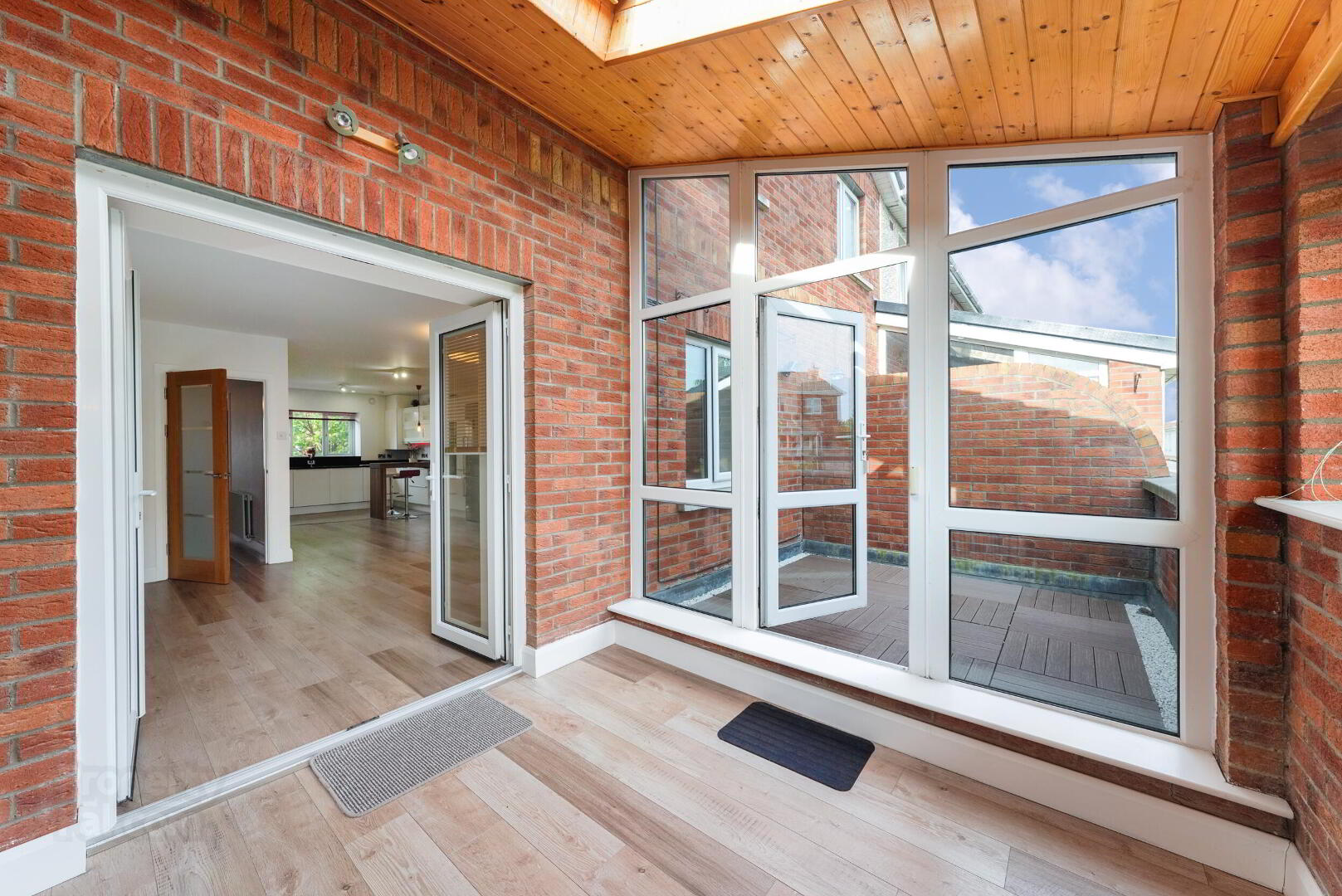 9 Carrigmore Lawns 24 of 28
