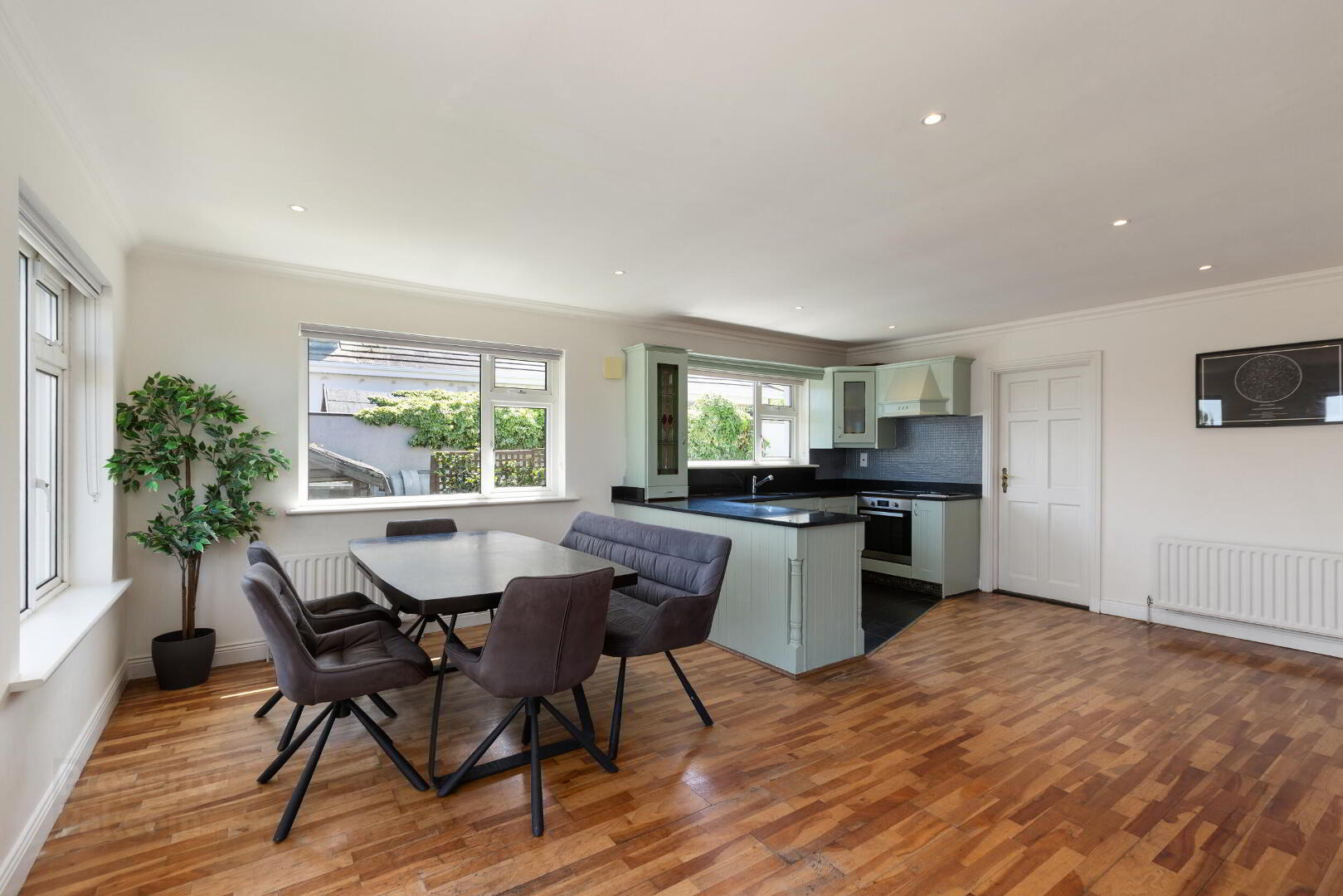 2 Bayside Glen 7 of 16