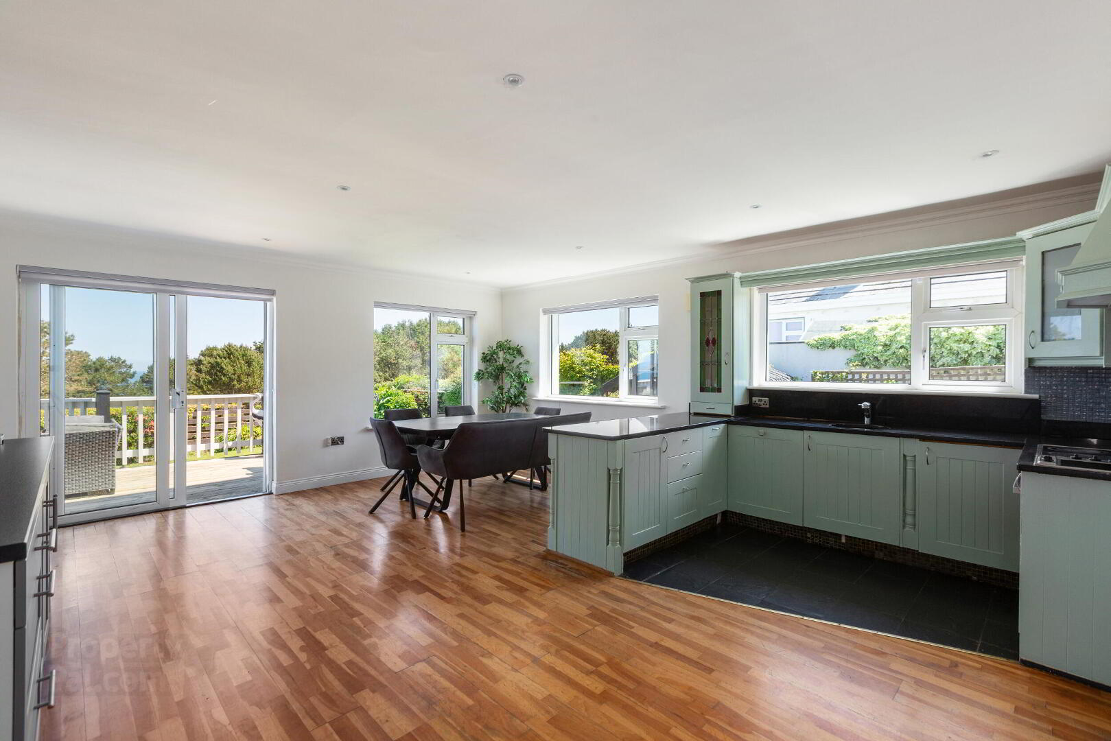 2 Bayside Glen 6 of 16