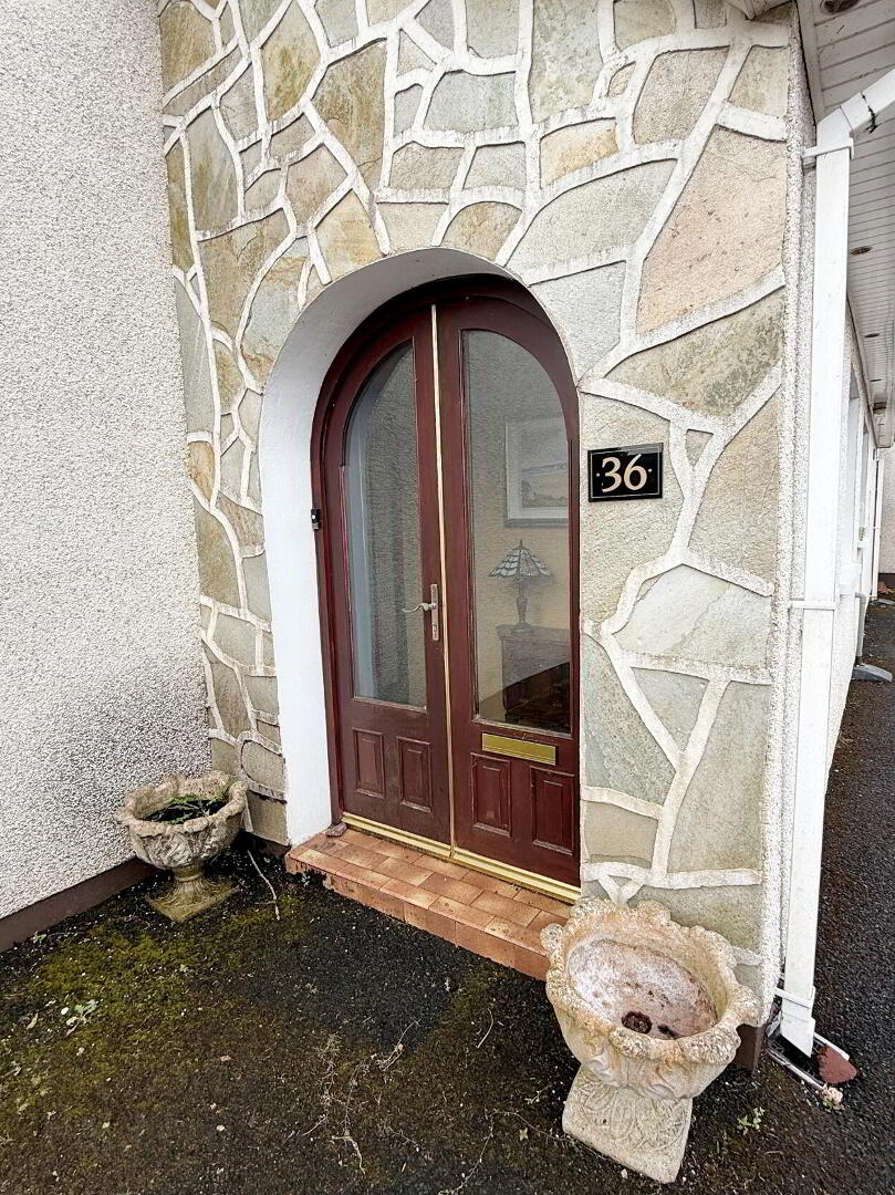 36 Charnwood Park 3 of 16