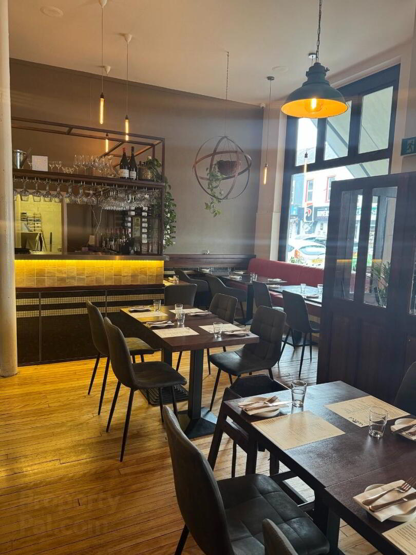 Licensed Restaurant For Sale, 4 Belmont Road 5 of 14