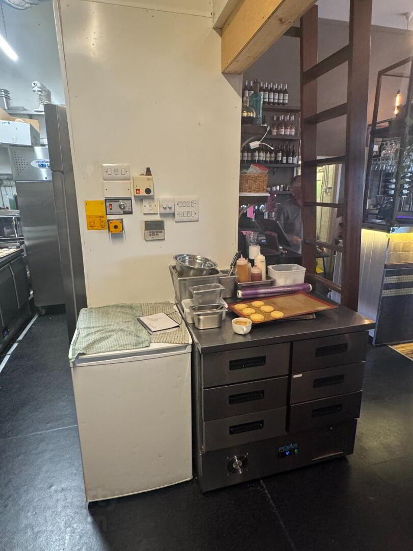 Licensed Restaurant For Sale, 4 Belmont Road 10 of 14