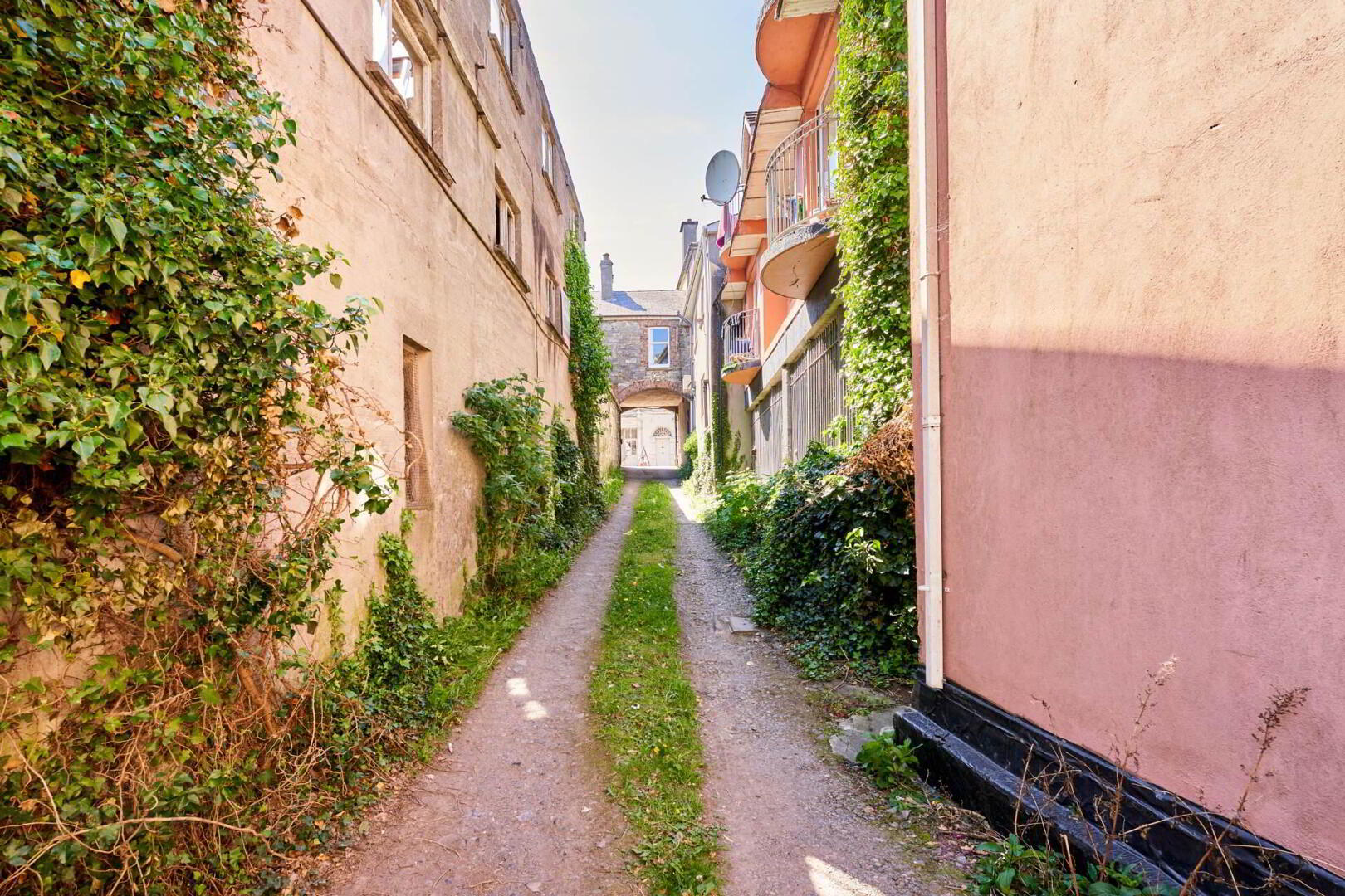 The Lane 5 of 9