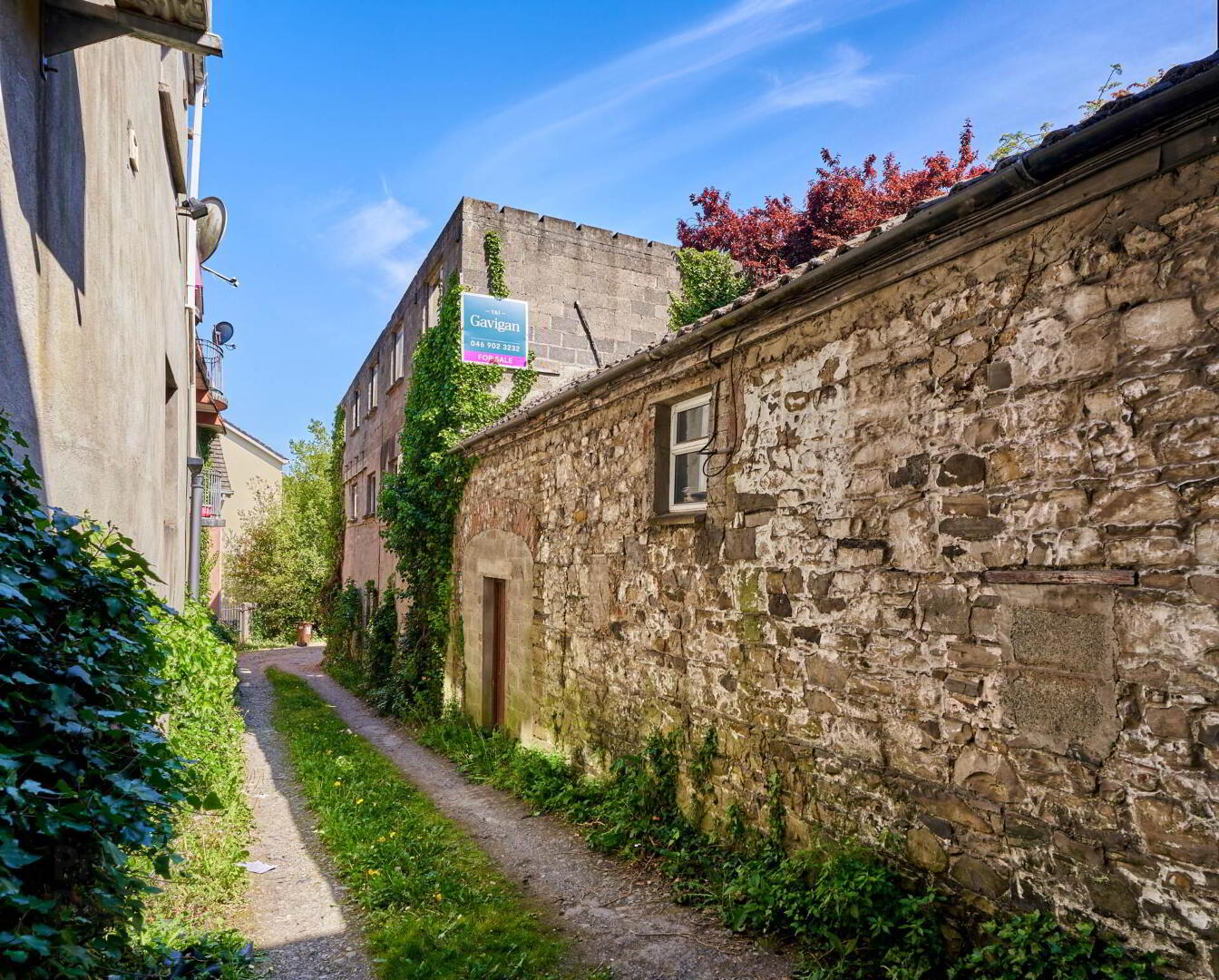 The Lane 4 of 9