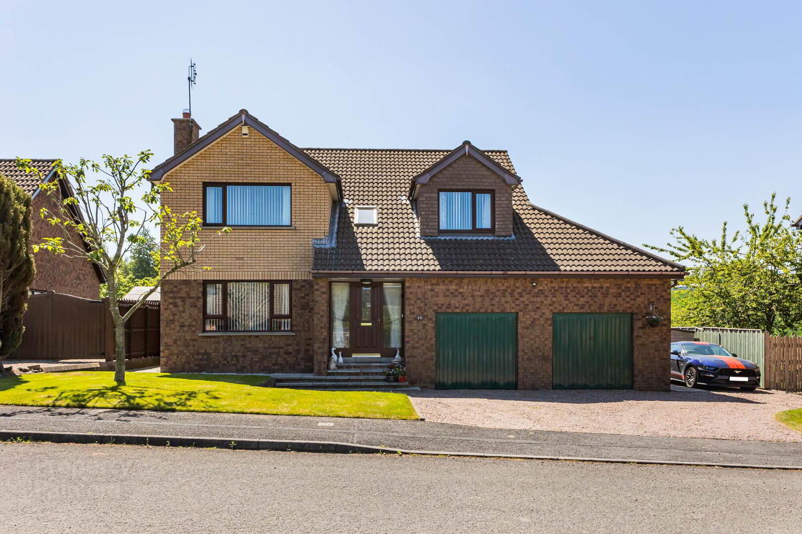 24 Aldergrange Park 1 of 29