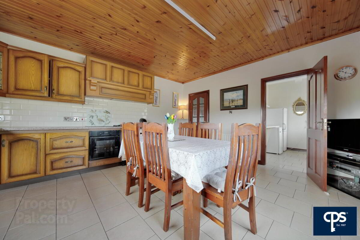 14 Routingburn Road 19 of 38